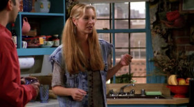 - Hey Pheebs, you wanna help?
- Oh, I wish I could, but I don't want to.