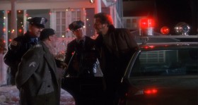 - Nice move, leaving the water running. Now we know each and every house that you've hit. We've been looking for you guys for a long time.
- Yeah. Well, remember, we're the «Wet Bandits». Wet Bandits, that's W-E-T...
- Shut up! Get in the car!